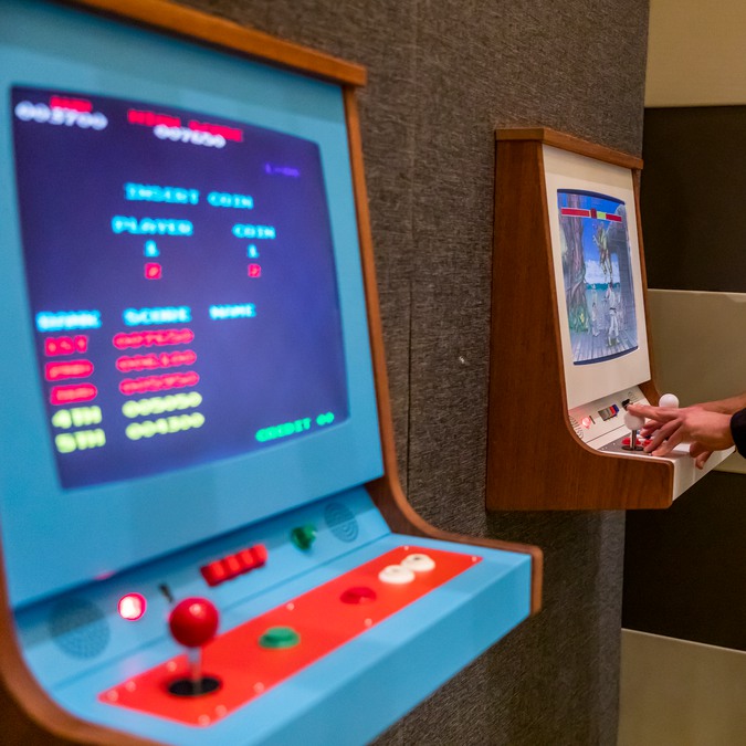 Two arcade machines. Photo. 